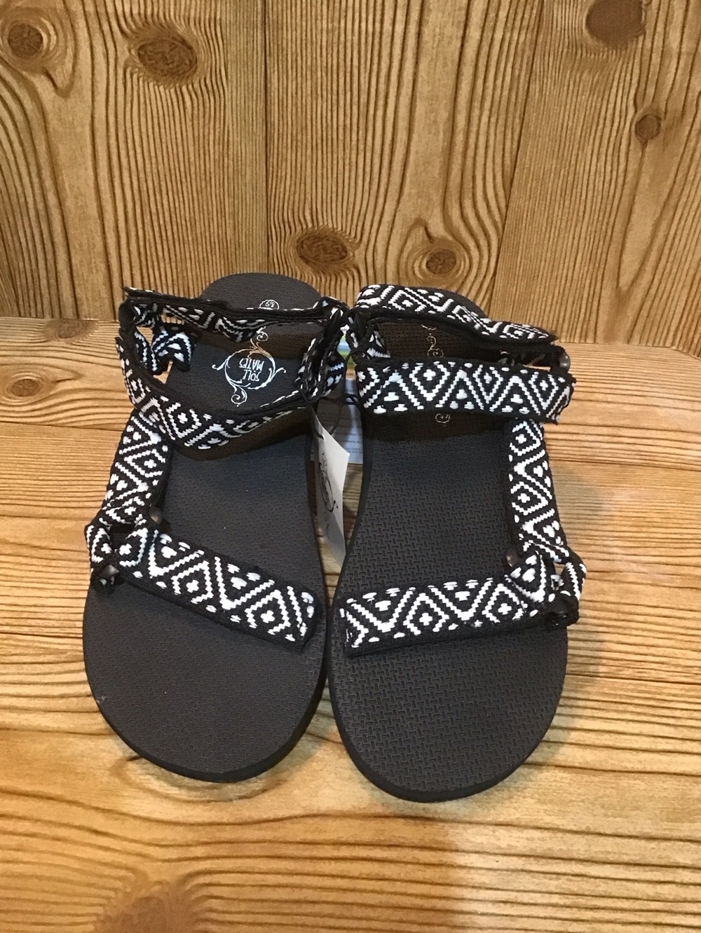 NWT Sz.8-9 Sole Mates Black & White Geometric Strap Sandals for Women